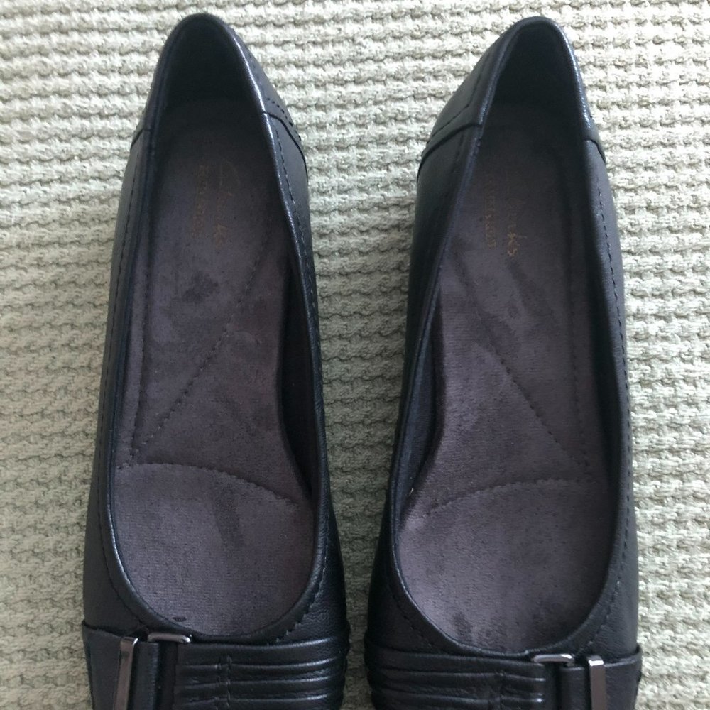 Women's Clark's COLLECTION Black Flats Shoes Size 6 LIKE NEW High Quality!